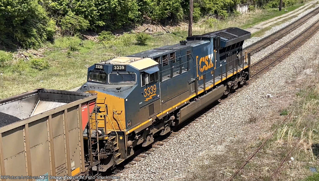 CSX 3339 brings up the rear.